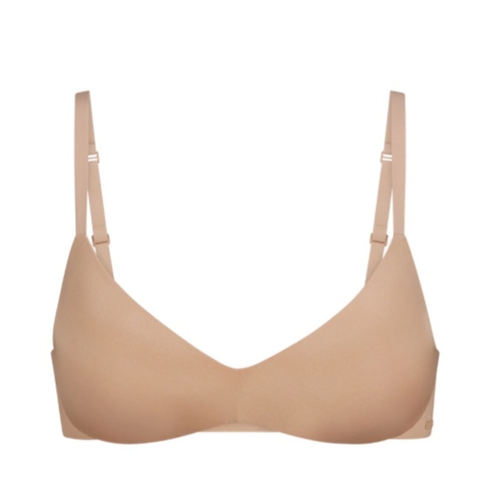 Never worn. Skims Wireless Form Push-up Plunge Bra. 32DD